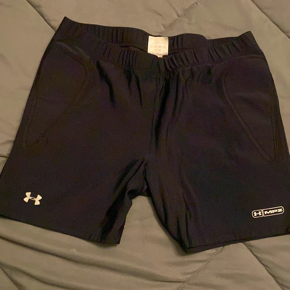 Under Armour Med football hockey compression shorts with hip pads
